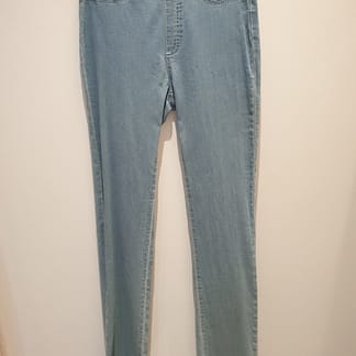 Vassalli lightweight ice blue colour pull on jeans